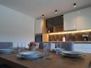 Three Bedroom Holiday Home - Sinj - 3