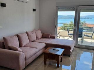 Spacious Villa With Outdoor Swimming Pool in Trogir - Three Bedroom Apartment - Trogir - 3