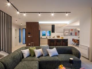 Villa Prima Lux - Four Bedroom Villa with Pool - 3