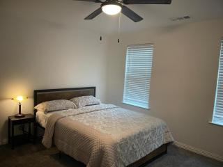 Cedar Hill Good Vibe Home - 4