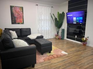 Cedar Hill Good Vibe Home - 1