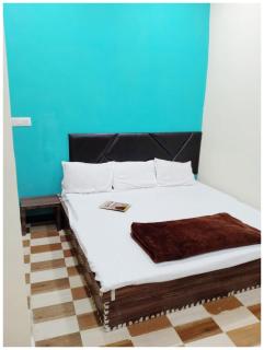 HOTEL Priyanshi !Palace Near Shri Mahakaleshwar Jyotirlinga Temple - Fully Air Conditioned Rooms With Wi-fi - Free Parking Available - Ujjain - 0