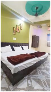 HOTEL Priyanshi !Palace Near Shri Mahakaleshwar Jyotirlinga Temple - Fully Air Conditioned Rooms With Wi-fi - Free Parking Available - Ujjain - 2
