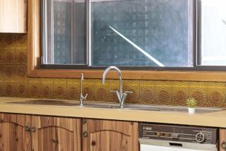 Serene and Spacious King Room in Liverpool - Quiet Yet Central - Shared Bathroom - Liverpool - 2