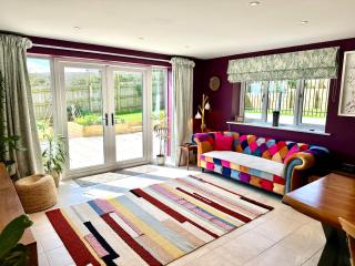 Modern 4-Bedroom Family Home with Garden, Parking - Westward Ho - 9