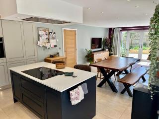 Modern 4-Bedroom Family Home with Garden, Parking - Westward Ho - Westward Ho - 6