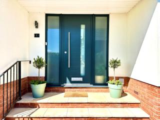 Modern 4-Bedroom Family Home with Garden, Parking - Westward Ho - Westward Ho - 1