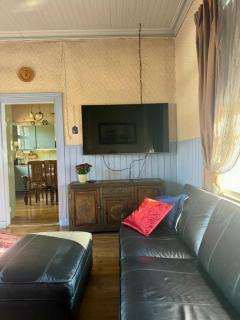 Vahtitupa Tuurin asemalla , Omakotitalo lähellä Veljekset Keskistä - 4