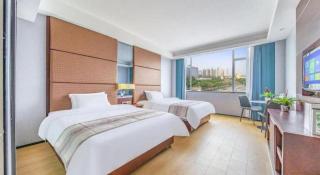 V.crown Holiday Hotel - Foshan - 9