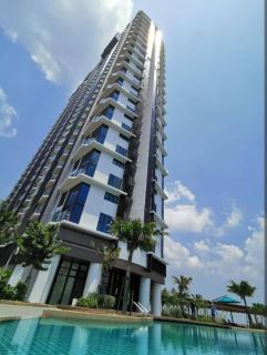 Almas Couple Stylish City View Netflix BySTAY - - 3