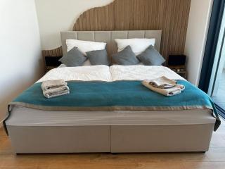Amazing 2BR &1LR Apartment Very Central - Nivy - 4