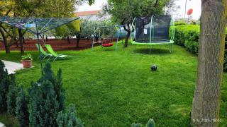 Apartment R & Z-Brand new family apartment with a spacious yard - Fažana - 9