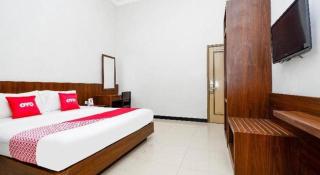 Super OYO 2436 Hotel Kencana - 9