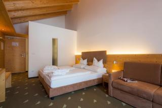 Hotel Rezia - 4
