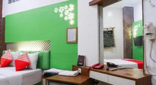 OYO 231 Hotel Andita Syariah - Surabaia - 2