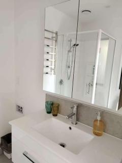 One room studio near airport - Christchurch - 9