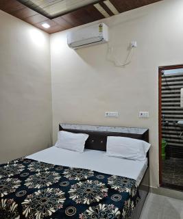 Hotel Siddhi Palace, Ayodhya Near Ram Mandir - Ayodhya - 7