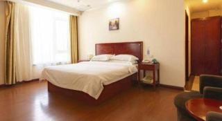 GreenTree Inn Qinhuangdao Peace Avenue Express Hotel - Qinhuangdao - 1
