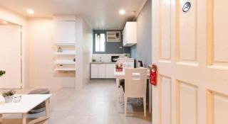 RedDoorz Premium near Greenbelt Makati - Vaccinated Staff - Manila - 2