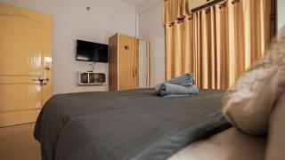 10 Ideal Luxury Stay AC 2BHK - 8