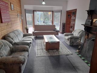 Old School Rocky Cape Group Retreat Sleeps 10 - 7