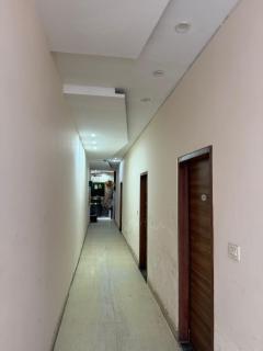 Hotel J&B - Zirakpur - 3
