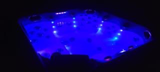 Dans la nature, villa de Standing avec piscine chauffée, jaccusi extérieur - 1