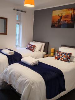 The Randolph Cosy 3BR Apartment close to shops - Milton Keynes - 3