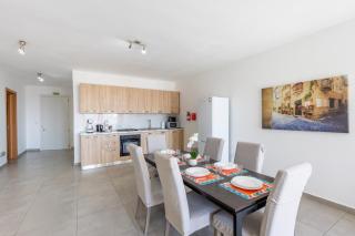 Spacious 3BR with Terrace Near Beaches & Restaurants - St. Paul's Bay - 1
