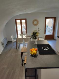 Les voûtes de Pascaline, vue mer et montagne, Lama - 3