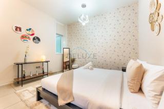 Walk to Metro, Tram & Beach, Stylish 1BR in Marina Pinnacle, Dubai Marina by Deluxe Holiday Homes - 6