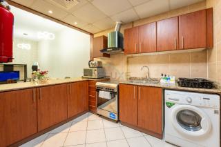 Walk to Metro, Tram & Beach, Stylish 1BR in Marina Pinnacle, Dubai Marina by Deluxe Holiday Homes - 1