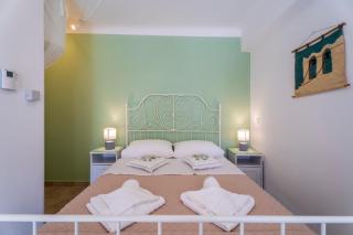 Aloni Stone Studio with Private Parking - 5