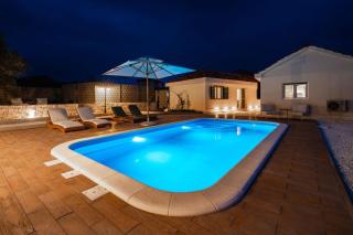 Skriveni dragulj - A Peaceful Oasis with a Sea View - Trogir - 0