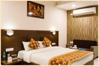 HOTEL PARK PALACE Near Shri Mahakaleshwar Jyotirlinga Temple - Fully Air Conditioned And Well Decorated Rooms With Free Wi-Fi Facility - Restaurant And Free Parking Available - 1