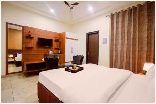 HOTEL RAMIDA PALACE Near Ramjanam Bhoomi - Best Hotel In Ayodhya - Ayodhya - 1