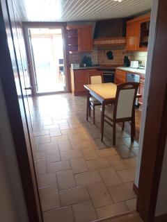 3 Zimmer 1OG 100qm Wintergarten Dachterrasse super Badezimmer - 9