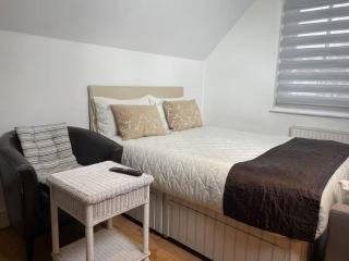 Large room with private kitchen near Kingston University - Kingston upon Thames - 8