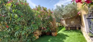 Gîte de L'Olivier, classé, climatisé, jardin avec parking gratuit devant le logement et à 5 minutes du centre-ville à pied - LʼIsle-sur-la-Sorgue - 8