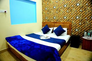 Near Shri Mahakaleshwar Jyotirlinga Temple HOTEL GANARAJ # SHARNAM - Providing Spacious Rooms With Free Wi-Fi - Free Parking Available - Best Hotel In Ujjain - Ujjain - 3