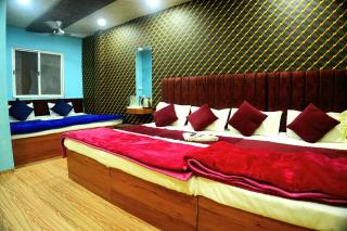 Near Shri Mahakaleshwar Jyotirlinga Temple HOTEL GANARAJ # SHARNAM - Providing Spacious Rooms With Free Wi-Fi - Free Parking Available - Best Hotel In Ujjain - Ujjain - 2