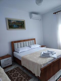 Guest House Zotkaj - Berat - 8