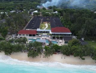 Pine Tree Beach Hotel - Gili Trawangan - 9
