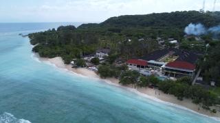 Pine Tree Beach Hotel - Gili Trawangan - 8