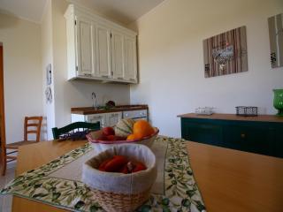 Chic Farmhouse in Montalto di Castro with Terrace - Montalto di Castro - 6