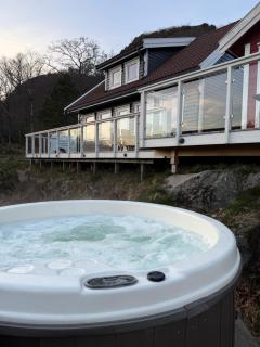 Landlig hytte med jacuzzi - Lyngdal - 6