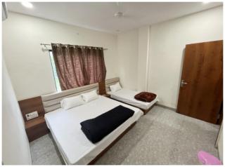 Near Shri Mahakaleshwar Jyotirlinga Temple HOTEL G-A-R-I-M-A ! UJJAIN - Providing Air Conditioned Rooms With Free Wi-fi Facility And Free Parking Available - Ujjain - 8