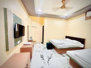 Jijamata AC Deluxe Lodge - - 0