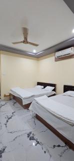 Jijamata AC Deluxe Lodge - - 5