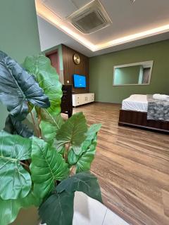 Gold crest Mall, Premium Studio Apartment - Lahore - 5